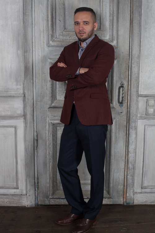 стилист-имиджмейкер